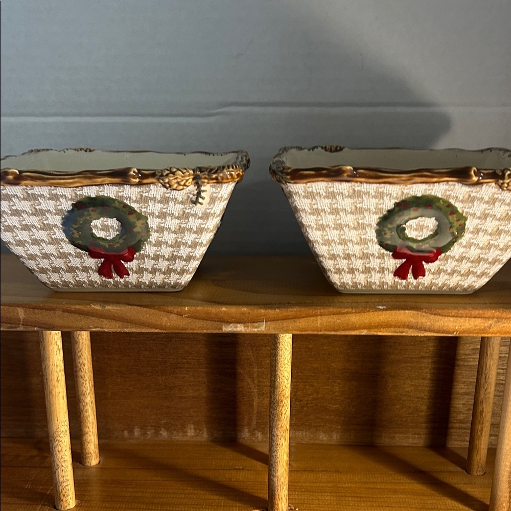 St. Nicholas Square Festive Wreath Bowls - Red, Green, White 6 inch square